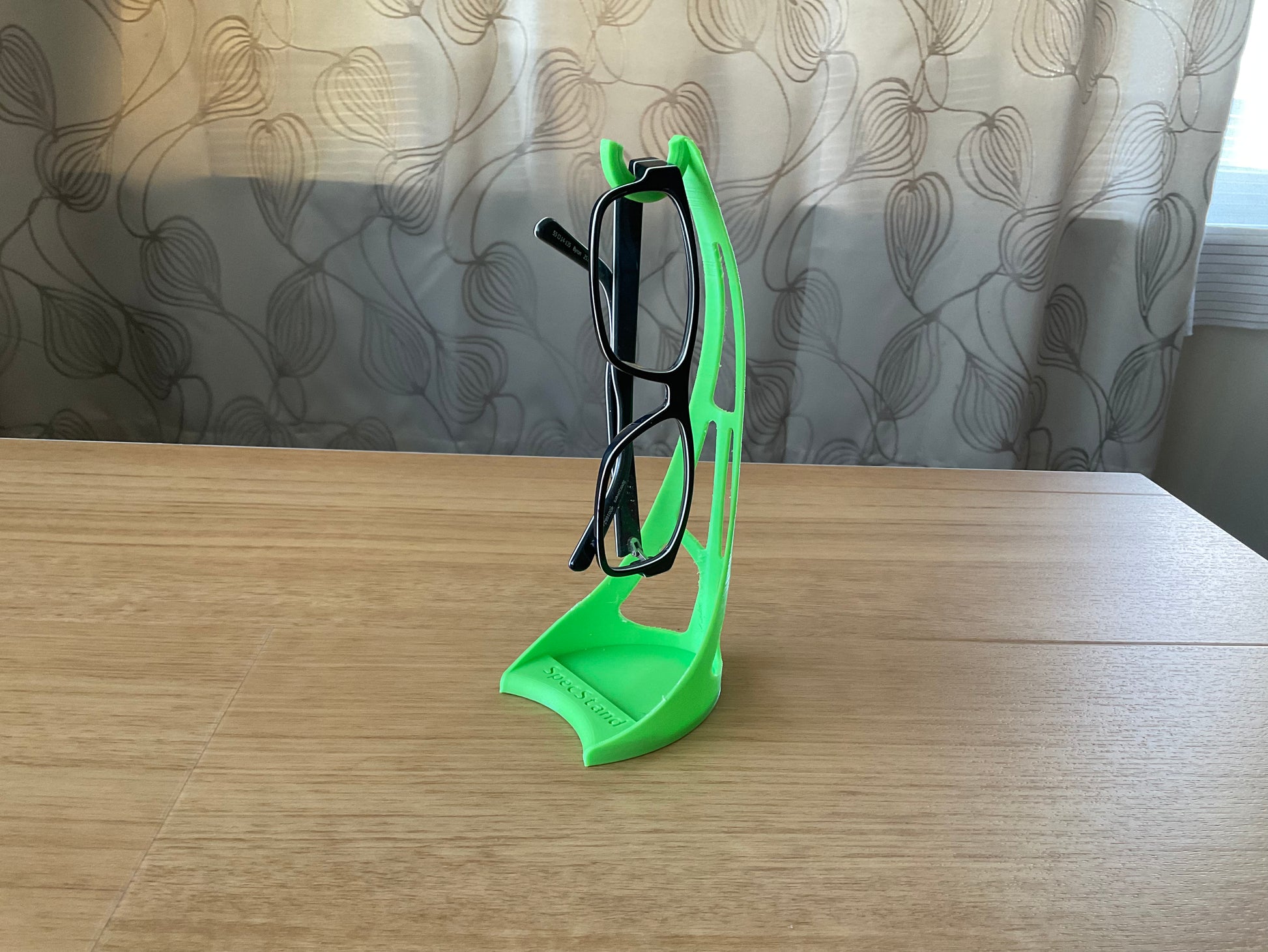 Specs stand in green